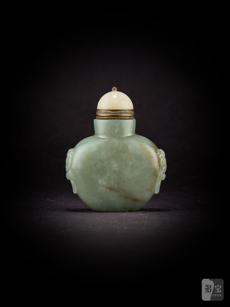 清十八/十九世紀　青白玉鼻煙壺 | A PALE GREEN JADE SNUFF BOTTLE - 图7